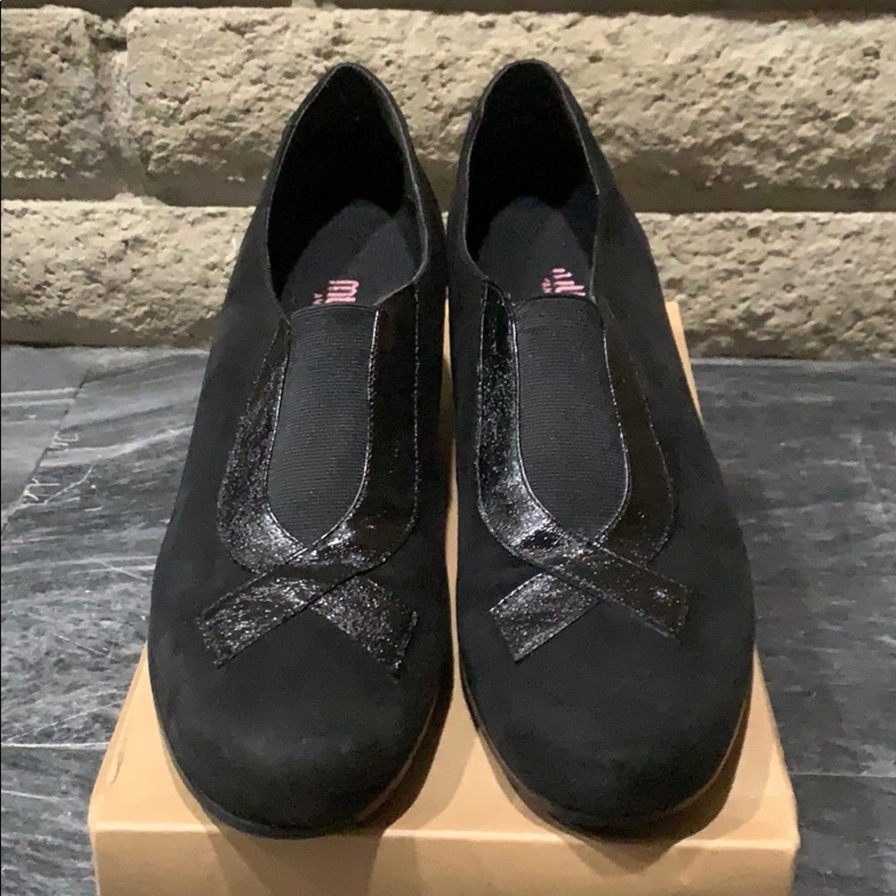 Munro - black heels